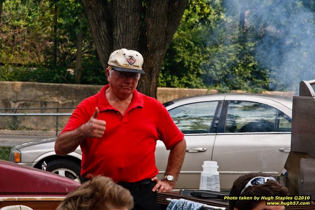 An afternoon of fun, conviviality and, of course, Bob's BBQ sauce! :)