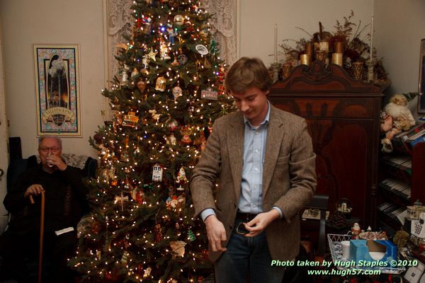 Bozini Christmas Party 2010.1 with appearances by HRH Queen Victoria, and her Royal Magician/Interpreter Sean of Owens