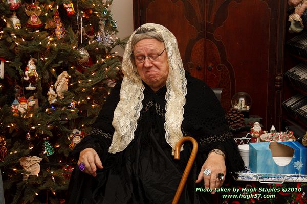 Bozini Christmas Party 2010.1 with appearances by HRH Queen Victoria, and her Royal Magician/Interpreter Sean of Owens