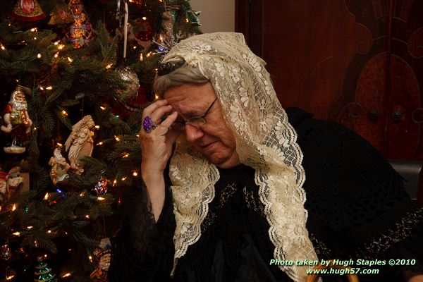 Bozini Christmas Party 2010.1 with appearances by HRH Queen Victoria, and her Royal Magician/Interpreter Sean of Owens