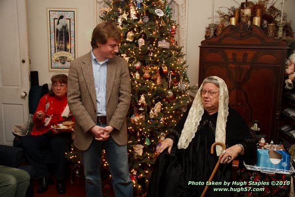 Bozini Christmas Party 2010.1 with appearances by HRH Queen Victoria, and her Royal Magician/Interpreter Sean of Owens