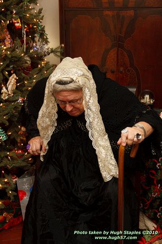 Bozini Christmas Party 2010.1 with appearances by HRH Queen Victoria, and her Royal Magician/Interpreter Sean of Owens