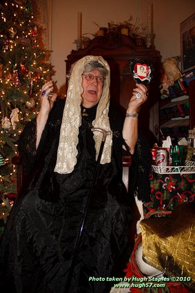 Bozini Christmas Party 2010.2 with an appearance by HRH Queen Victoria, honoring members of the CSC