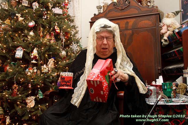 Bozini Christmas Party 2010.2 with an appearance by HRH Queen Victoria, honoring members of the CSC