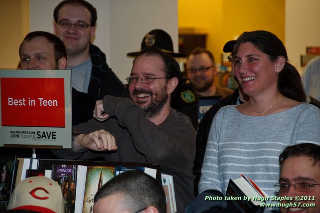 A Scalzi sighting at The Wise Man's Fear book tour