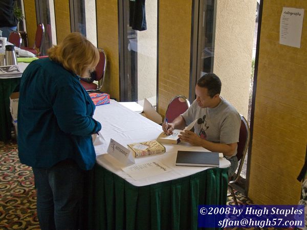 Millenicon 22 �  GOH Steven Barnes autographs his books