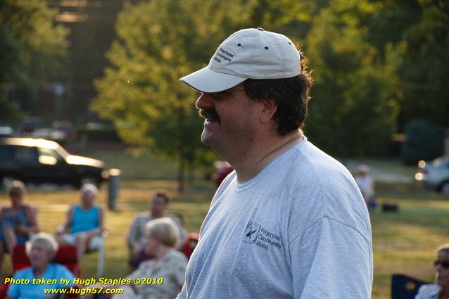 Dangerous Jim &amp;  the Slims (plus Elvis) perform at Concert on the Commons