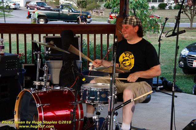 Dangerous Jim &amp;  the Slims (plus Elvis) perform at Concert on the Commons