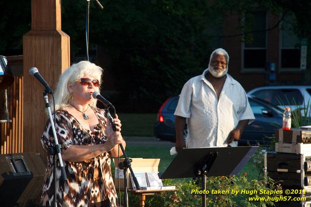 Gary Byrd and Jenny Fardo perform at Greenhills Concert on the Commons