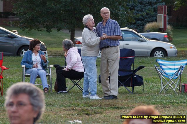 Tex Schramm & The Radio King Cowboys, a country band, perform on a downright chilly (for August), but otherwise beautiful night at Greenhills Concert on the Commons\n\nPam Yenser performs during the intermission