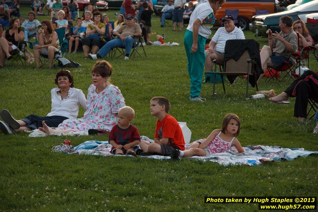 Mr. Chris and the Cruisers perform on a picture perfect night at Greenhills Concert&nbsp;on&nbsp;the&nbsp;Commons