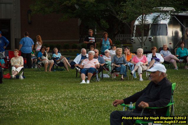 Mr. Chris and the Cruisers perform on a picture perfect night at Greenhills Concert&nbsp;on&nbsp;the&nbsp;Commons