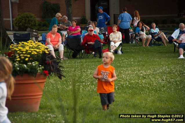 Mr. Chris and the Cruisers perform on a picture perfect night at Greenhills Concert&nbsp;on&nbsp;the&nbsp;Commons