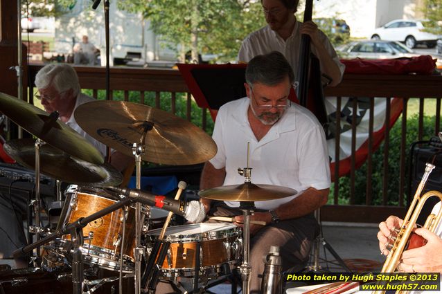 Pam Noah and her Swing Band perform at Greenhills Concert&nbsp;on&nbsp;the&nbsp;Commons