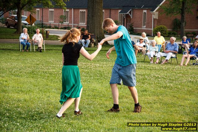 Pam Noah and her Swing Band perform at Greenhills Concert&nbsp;on&nbsp;the&nbsp;Commons