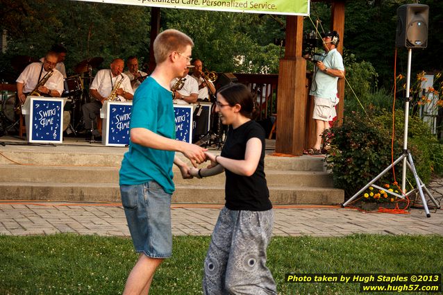 Pam Noah and her Swing Band perform at Greenhills Concert&nbsp;on&nbsp;the&nbsp;Commons