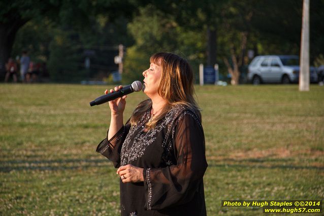 Pam Yenser performs on a beautiful July night at Greenhills Concert on the Commons during break.