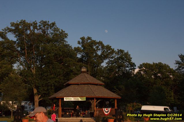 Pam Yenser performs on a beautiful July night at Greenhills Concert on the Commons during break.