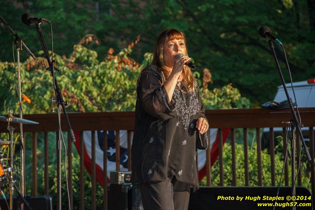 Pam Yenser performs on a beautiful July night at Greenhills Concert on the Commons during break.