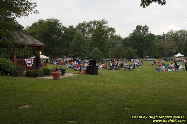 The 2015 CotC season gets underway with a fantastic concert featuring Denim Road, along with an intermission set from The Carolines at Greenhills Concert on the Commons