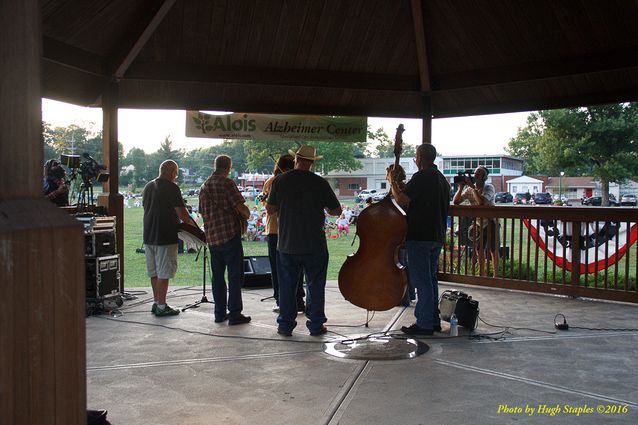 A warm, muggy summer night for the Comet Bluegrass All-Stars to give a top notch performance at Greenhills Summer Concerts on the Commons (an excellent intermission performance from Wendy Lee Oakley, as well!)