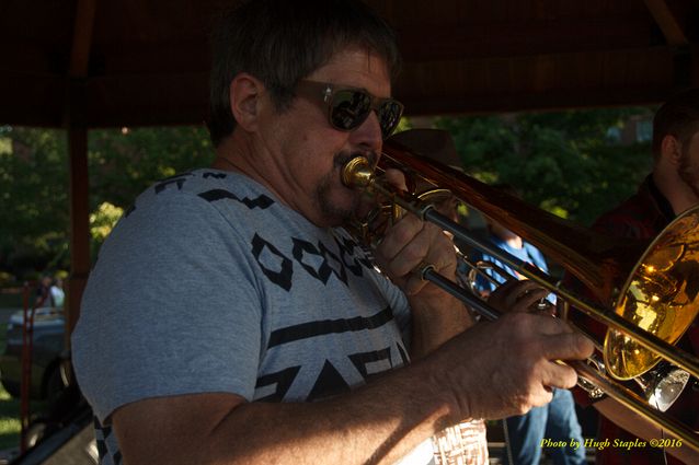 Another stunningly beautiful night for a concert (and the annual Tom Enderle Car Show), as Dangerous Jim & The Slims return to Greenhills Summer Concerts on the Commons