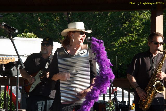 A stunningly beautiful night for a concert, as Robin Lacy and DeZydeco return to Greenhills Summer Concerts on the Commons