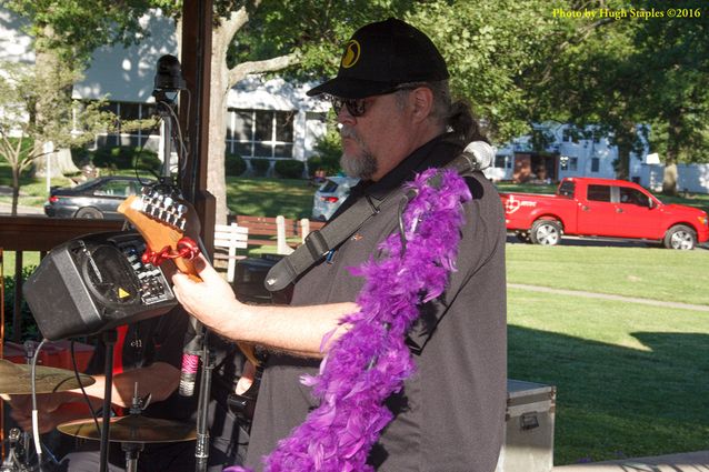 A stunningly beautiful night for a concert, as Robin Lacy and DeZydeco return to Greenhills Summer Concerts on the Commons