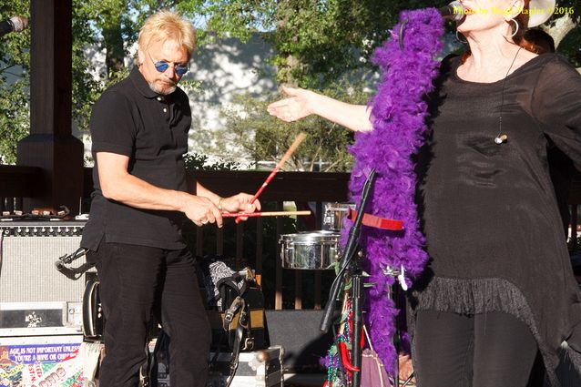 A stunningly beautiful night for a concert, as Robin Lacy and DeZydeco return to Greenhills Summer Concerts on the Commons