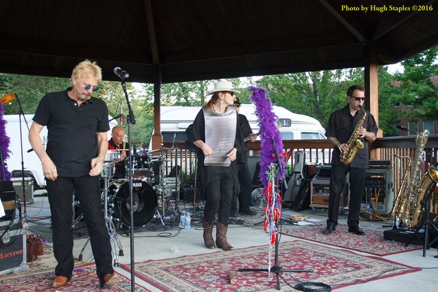 A stunningly beautiful night for a concert, as Robin Lacy and DeZydeco return to Greenhills Summer Concerts on the Commons