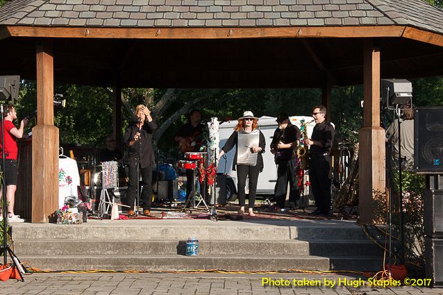 A sure sign of summer...Robin Lacy and DeZydeco return to open the 20th season of Greenhills Summer Concerts on the Commons!