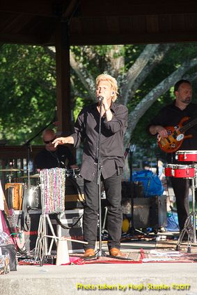 A sure sign of summer...Robin Lacy and DeZydeco return to open the 20th season of Greenhills Summer Concerts on the Commons!