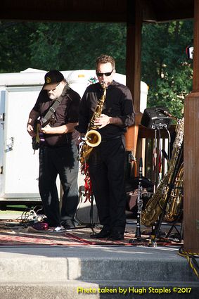 A sure sign of summer...Robin Lacy and DeZydeco return to open the 20th season of Greenhills Summer Concerts on the Commons!