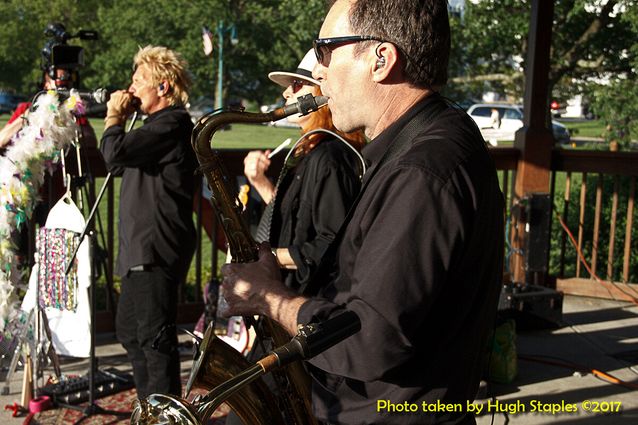 A sure sign of summer...Robin Lacy and DeZydeco return to open the 20th season of Greenhills Summer Concerts on the Commons!