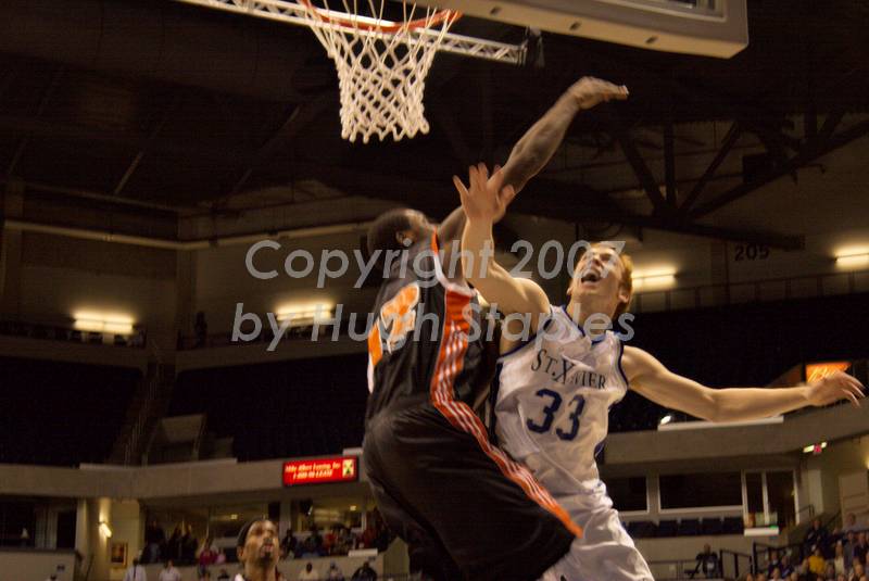 OHSAA Men's Basketball � Regional Final, Cincinnati Region<br />Final Score: St. Xavier 51, Withrow 48