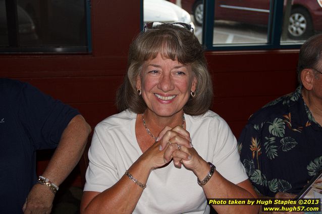 Bozinis celebrate the birthdays of Hugh, Lenny, Luigina, Jane, Mary, Robert, Janette and Sharon (Cooke).