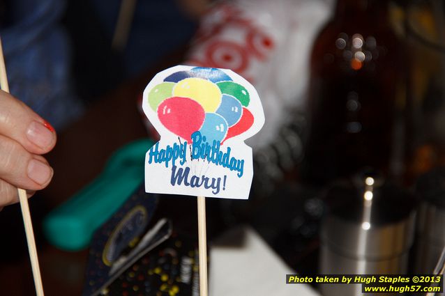 Bozinis celebrate the birthdays of Hugh, Lenny, Luigina, Jane, Mary, Robert, Janette and Sharon (Cooke).