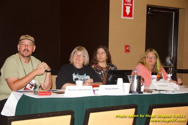 Context 24, with GOHs John Scalzi (subbing for L.E. Modesitt), Seanan McGuire and more!Panel: "I Loved This!: What you should have read this year" Panelists: Michael James Oetting, Maura Heaphy, Lynne Welch and Seanan McGuire