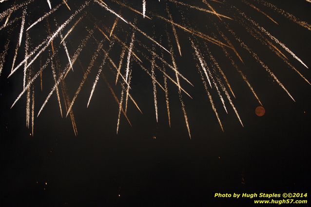 An exciting, come-from-behind victory for the Reds over the division rival Pittsburgh Pirates. Reds win, 6-5. Followed by Rozzi&#39;s Fireworks :-)
