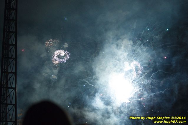 An exciting, come-from-behind victory for the Reds over the division rival Pittsburgh Pirates. Reds win, 6-5. Followed by Rozzi&#39;s Fireworks :-)