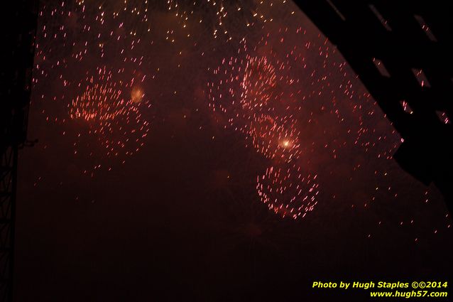 An exciting, come-from-behind victory for the Reds over the division rival Pittsburgh Pirates. Reds win, 6-5. Followed by Rozzi&#39;s Fireworks :-)